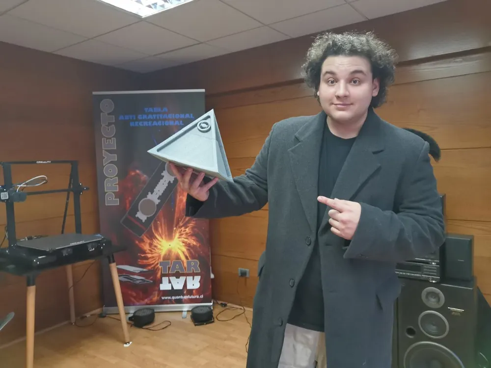 Presentación del proyecto junto al banco de pruebas